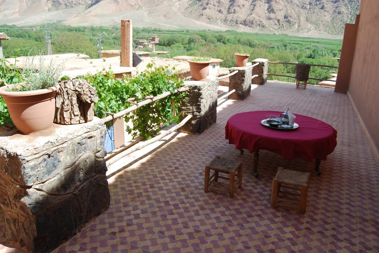 Kasbah Ait Bouguemez بيت ضيافة