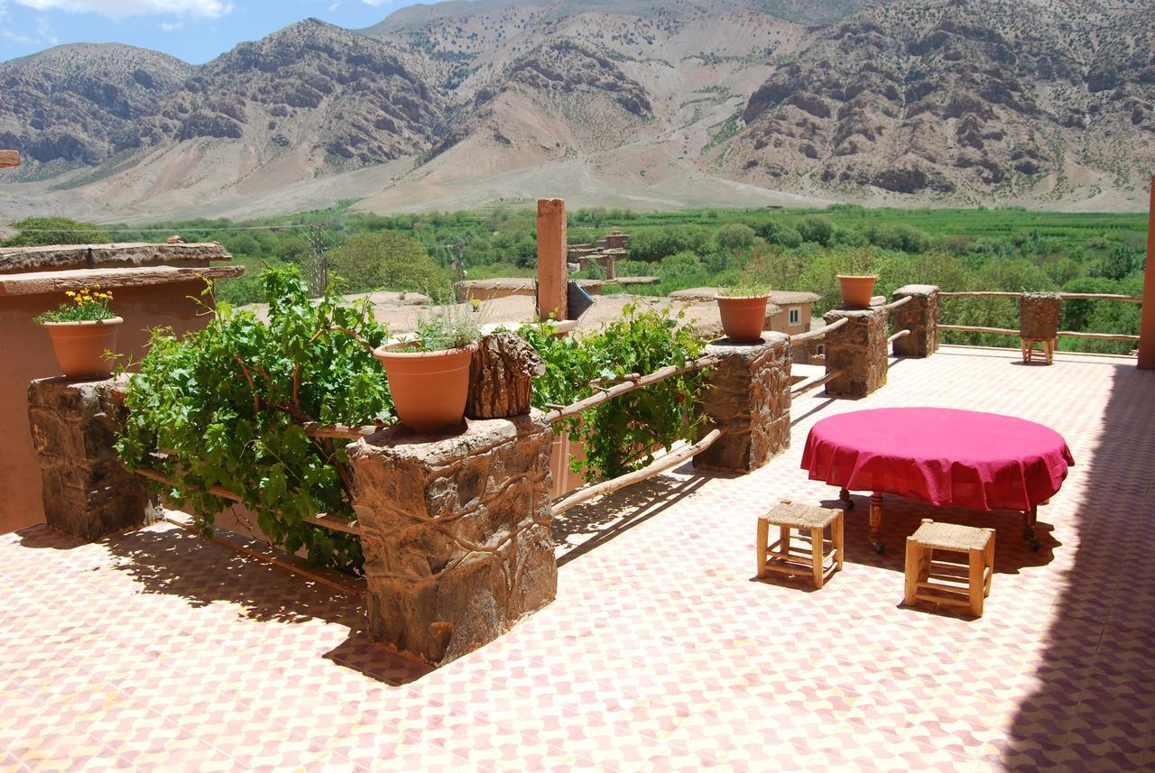Kasbah Ait Bouguemez بيت ضيافة